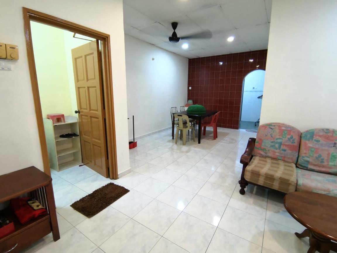 Cosy Homestay 乌鲁地南 外观 照片